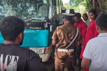 கந்தளாயில் பேருந்து - மோட்டார் சைக்கிள் மோதி விபத்து: இளைஞர் படுகாயம்