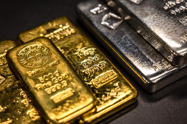 உலக சந்தையில் மீண்டும் ஏற்றம் காணும் தங்கத்தின் விலை | Gold And Silver Prices Rebound In Global Markets
