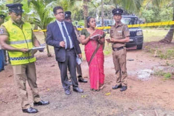 300 ரூபா கொடுக்கவில்லை; மனைவியை கொலை செய்து கணவன் தற்கொலை