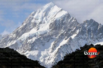 දෙයියනේ උසම කන්දක් නගින්න ගිය දෙන්නෙක් නොයන ගමන් යයි - තිදෙනෙක් අතුරුදහන්