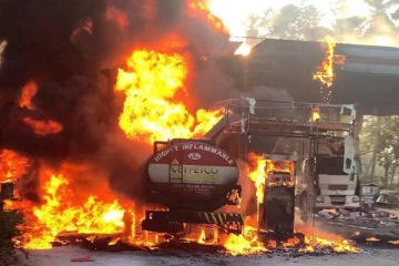 வாரியபொல பகுதியில் உள்ள எரிபொருள் நிரப்பு நிலையத்தில் தீப்பரவல்