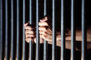 15 வருடங்களுக்கு பிறகு தனது மகளை பார்த்து நெகிழ்ச்சியடைந்த தமிழ் அரசியல் கைதி!