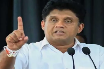 ஊடகவியலாளர்களின்  தொலைபேசிகளை பறித்த  எம் பிக்கள்!