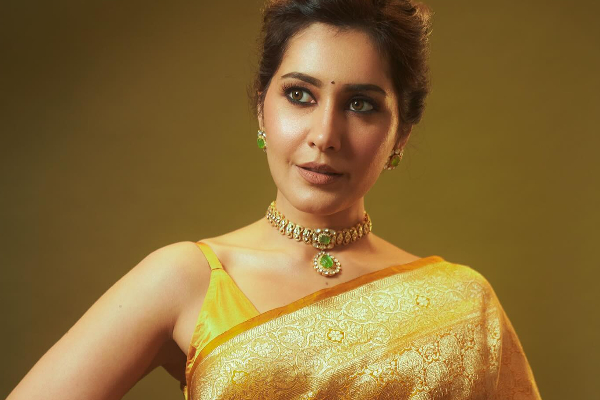 பல கோடி கொடுத்து மூன்றாவது வீடு வாங்கிய ராசி கண்ணா.. அரண்மனை போல இருக்கே | Raashii Khanna Buys Third House In Hyderabad