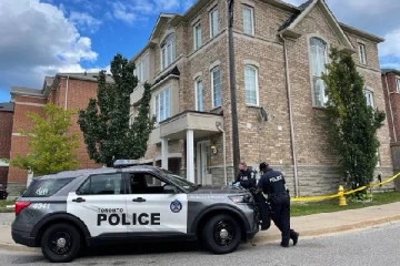 பொலிசாருக்கு வந்த அவசர அழைப்பு... பெற்றோர் தொடர்பில் கைதான ரொறன்ரோ இளைஞர்