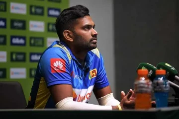 முடிவை மாற்றிக்கொண்டார் பானுக!