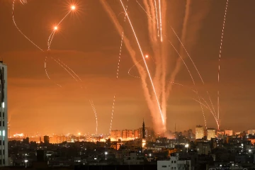 இஸ்ரேலை நோக்கி 2,000 ரொக்கெட் தாக்குதல்கள் - இப்படிக்கு உலகம்