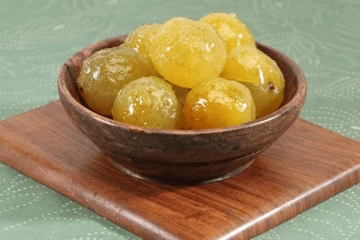 தேனுடன் நெல்லிக்காய் பொடி கலந்து சாப்பிடலாமா?