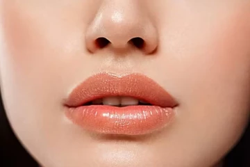 மூக்கிற்கும் உதடுகளுக்கும் இடையில் உள்ள பகுதிக்கு என்ன பெயர் தெரியுமா?