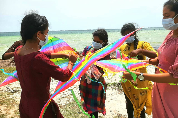 யாழில் பட்டம் விட்டு கவனயீர்ப்பு போராட்டம்(Photos) | The Struggle To Leave The Degree In Yali
