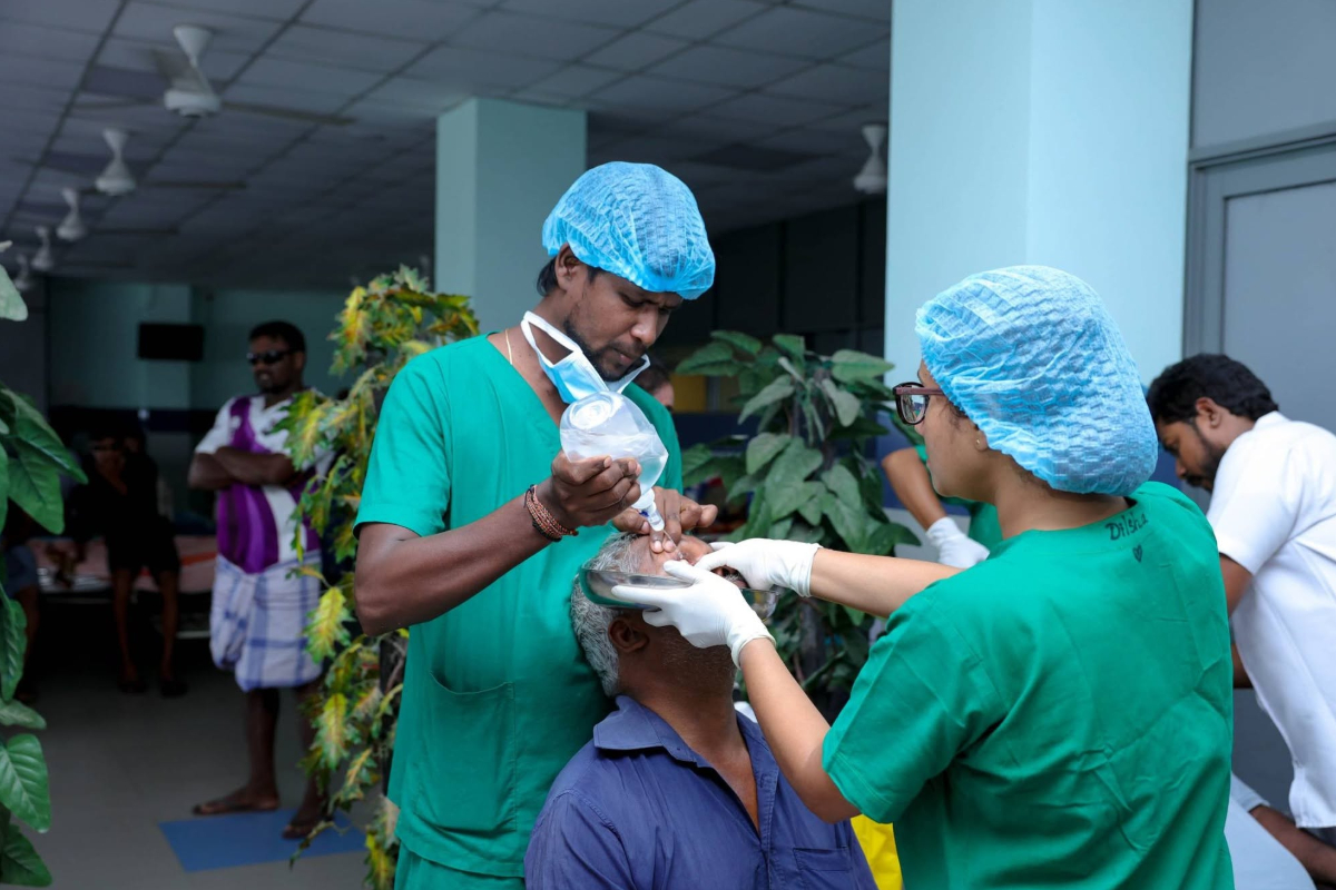 யாழில் பலரின் கண்ணுக்கு பிரச்சனையான மின் விளக்குகள் பறிமுதல்; சீனா தயாரிப்பாம் | Eye Injury China Light At Jaffna Temple Festival