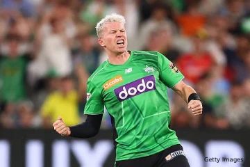 தனது 100வது போட்டியின் முதல் பந்திலேயே விக்கெட்! மிரட்டிய 41 வயது பந்துவீச்சாளர் (வீடியோ)