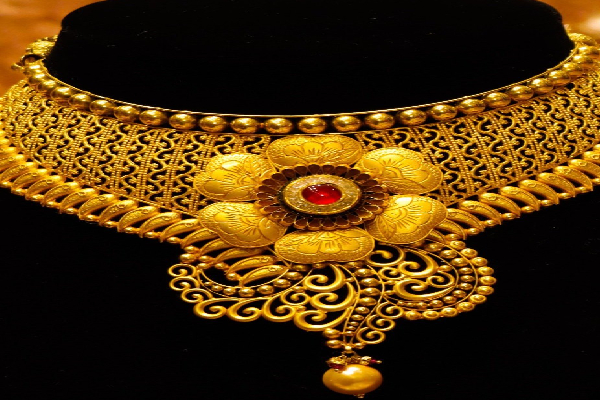 சரிந்தது தங்கம் விலை; வாங்க சரியான நேரம்! | Gold Prices Fell Perfect Time To Buy