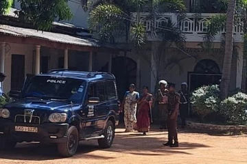தமிழ்தேசிய மக்கள் முன்னணியை சேர்ந்த மூவர் சற்று முன்னர் கைது(Photos)