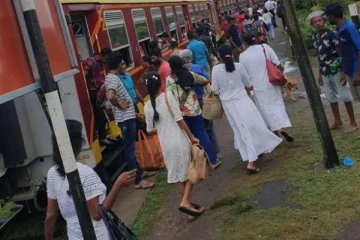 யாழ்தேவி புகையிரதம் தடம்புரள்வு!