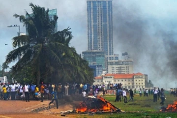 வன்முறை சம்பவங்களில் 8 பேர் உயிரிழந்துள்ளனர்