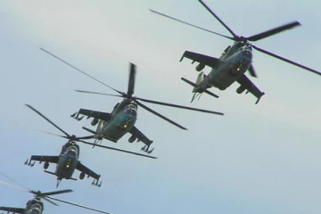 ரஷ்ய போர் ஹெலிகாப்டர்களை சுட்டு வீழ்த்திய உக்ரைன்: பரபரப்பு வீடியோ ஆதாரம்