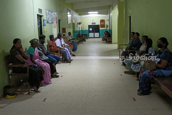 நாடளாவிய ரீதியில் சுகாதாரத்துறை ஊழியர்களால் முன்னெடுக்கப்பட்ட கவனயீர்ப்பு போராட்டம் | Nationwide Health Care Workers Are On Strike