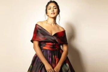 சீதா ராமம் பட புகழ் மிருணாள் தாகூர் இன்ஸ்டா புகைப்படங்கள்