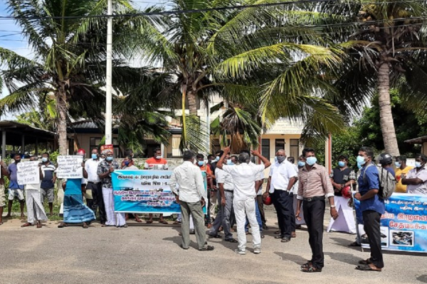 போர் மௌனிப்பின் பின்னர் சுரண்டப்படும் வளங்கள் - போராட்டத்திற்கு அழைப்பு! | Kilinochchi Cuddalati Farm Fisher Man Protest