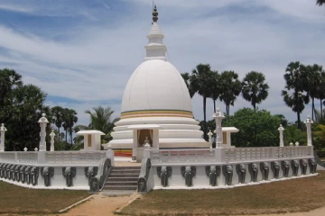 கொழும்பு விகாரையில் கைக்குண்டு - பரபரப்பை ஏற்படுத்தியுள்ள சம்பவம்