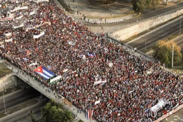 எரிபொருள் தட்டுப்பாடு: பாரம்பரிய மே தின அணி வகுப்பை இரத்து செய்த நாடு!