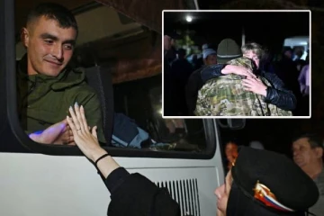 புடினின் உத்தரவால் குடும்பங்களை விட்டு பிரியும் ரஷ்யர்கள்: கண்ணீருடன் உறவினர்கள்! புகைப்படம்