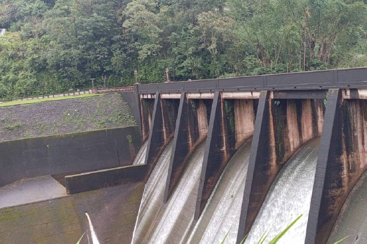 நுவரெலியாவில் கடும் மழை ; வெள்ளப்பெருக்கு அபாயம் குறித்து எச்சரிக்கை | Heavy Rain In Nuwara Eliya Warning Of Flood Risk