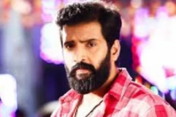 இதுவரை பலரும் பார்த்திராத நடிகர் சந்தானத்தின் மனைவி! எப்படி இருக்கிறார் தெரியுமா? காட்டுத் தீயாய் பரவும் திருமணப் புகைப்படம்!