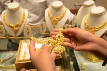 இன்று சரசரவென குறைந்த தங்கத்தின் விலை! உச்சக்கட்ட மகிழ்ச்சியில் மக்கள்