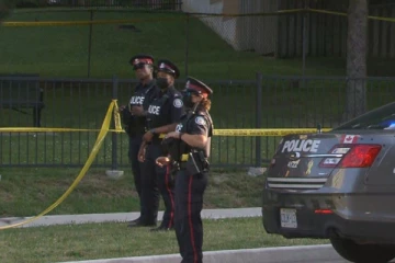 நண்பர்கள் மத்தியில் இளைஞருக்கு ஏற்பட்ட துயரம்: ரொறன்ரோ பொலிசார் விசாரணை