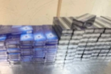 රුපියල් ලක්ෂ 84ක විදේශීය දුම්වැටි සමඟ ගුවන් මගීන් දෙදෙනෙක් කටුනායකදී අත්අඩංගුවට