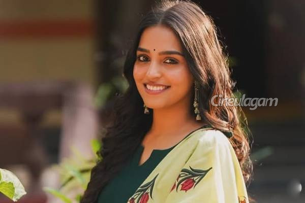 புதிய சீரியலில் கமிட்டாகியுள்ள கண்ணே கலைமானே சீரியல் நடிகை... எந்த தொலைக்காட்சி தொடர் தெரியுமா? | Kanae Kalaimanae Actress Pavithra New Serial புதிய சீரியலில் கமிட்டாகியுள்ள கண்ணே கலைமானே சீரியல் நடிகை... எந்த தொலைக்காட்சி தொடர் தெரியுமா? | Kanae Kalaimanae Actress Pavithra New Serial