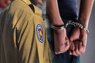 பிள்ளைகளை பாடசாலையில் சேர்க்க இலஞ்சம் வாங்கிய அதிபர் கைது