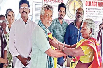 மணமகளுக்கு 68; மணமகனுக்கு 64 - காப்பகத்தில் நடந்த காதல் திருமணம்!