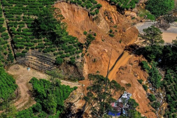 நான்கு மாவட்டங்களுக்கு மண்சரிவு சிவப்பு எச்சரிக்கை | Landslide Red Alert For Four Districts