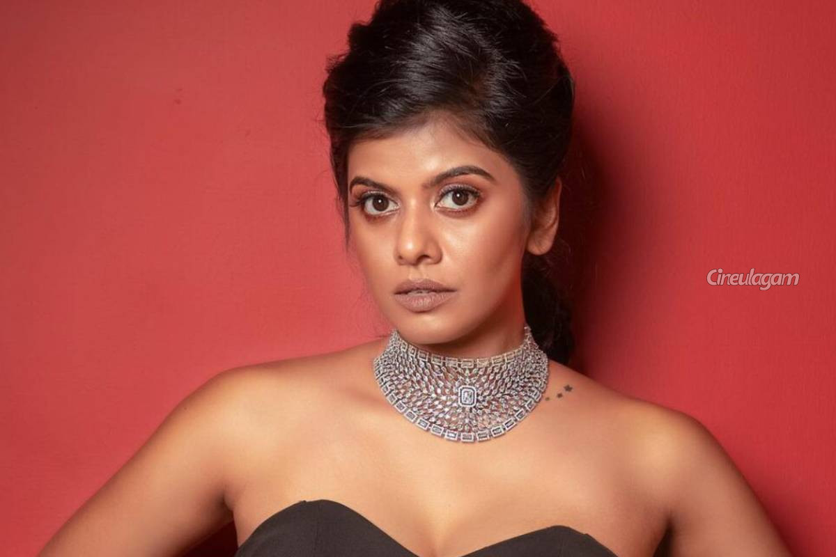 கொடூரமான பாலியல் தொல்லை கொடுத்த பிரபல இசையமைப்பாளர்... பாடகி பரபரப்பு தகவல் | Popular Singer Revealed Shocking Incident Metoo