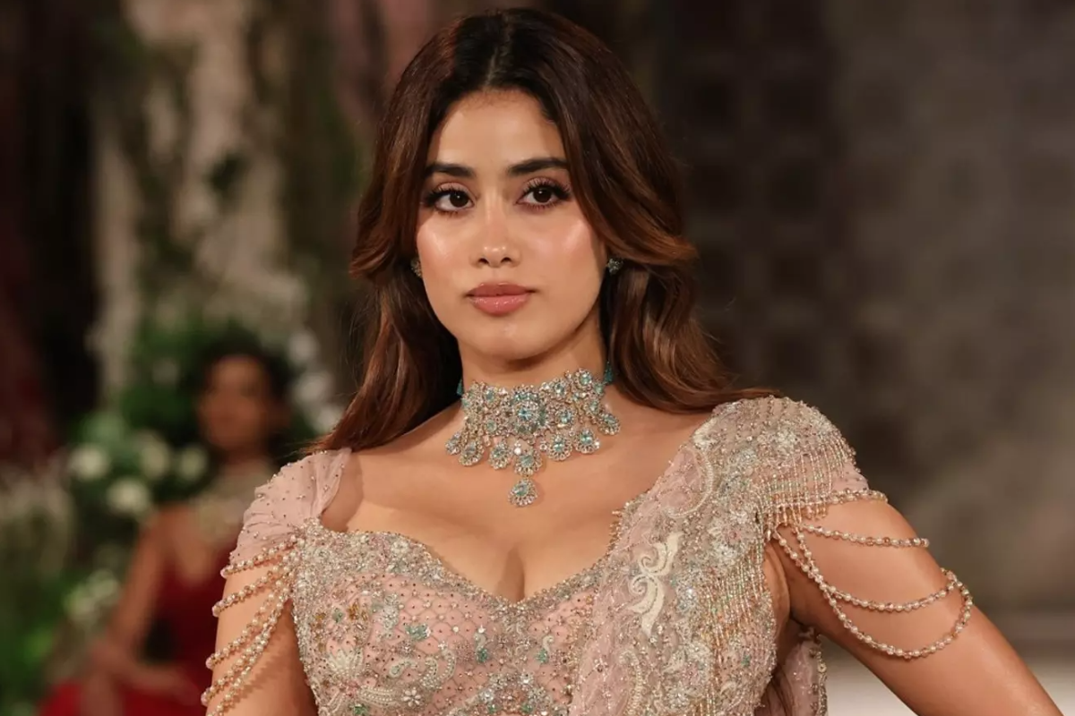 ஜான்வி கபூருக்கு சொந்தமாக உள்ள 5 ஆடம்பர சொத்துக்கள்.. என்னென்ன தெரியுமா? | These 5 Assets Owned By Actress Janhvi Kapoor