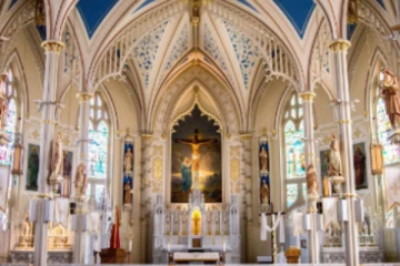 கொரோனா அச்சம்; 10 மாதங்களுக்கு பின்னர் திறக்கப்படும் கத்தோலிக்க தேவாலயம்!