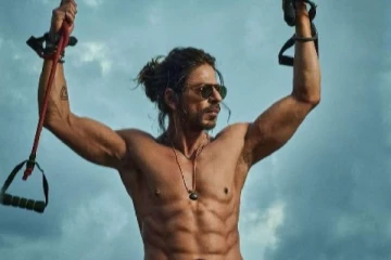 பாலிவுட் திரையுலகை காப்பாற்றிய பதான்.. முதன் முதலில் செய்துள்ள வசூல் சாதனை