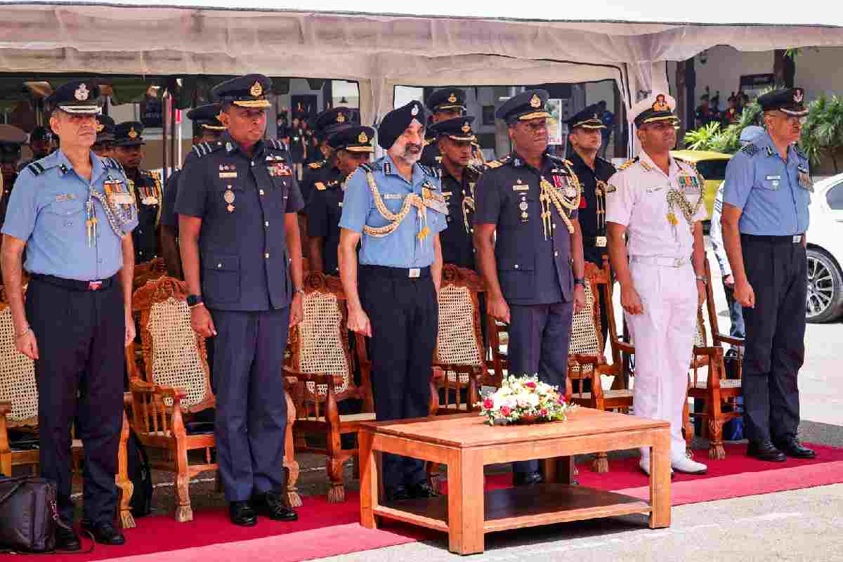இலங்கையை வந்தடைந்தார் இந்திய விமானப்படைத் தளபதி | Indian Air Force Chief Arrives In Sri Lanka