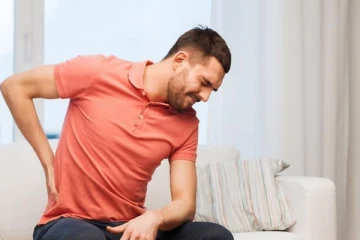 முதுகுவலி உங்களை பாடாய்படுத்துதா? இந்த 5 யோகா ஆசனத்தை தினமும் 10 நிமிஷம் செய்யுங்க போதும்