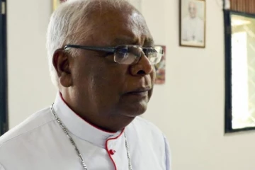 ஆயரும் அரசியல்வாதிகளும்