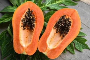 உயிருக்கு ஆபத்தை ஏற்படுத்தும் பப்பாளி! யாரெல்லாம் சாப்பிடக்கூடாது