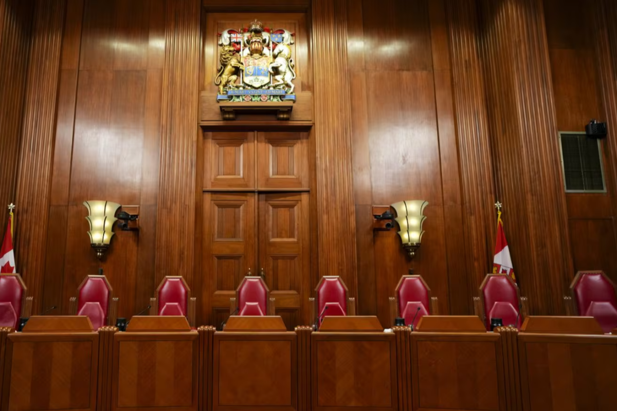 ஏதிலிகள் தொடர்பில் கனடிய நீதிமன்றம் வழங்கிய அதிரடி தீர்ப்பு | Supreme Court Says Asylum Seekers Entitled