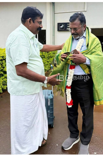 யாழ்ப்பாணத்தை வந்தடைத்த தொல். திருமாவளவன்! | Thol Thirumavalavan Arrived Jaffna Palali Airport யாழ்ப்பாணத்தை வந்தடைத்த தொல். திருமாவளவன்! | Thol Thirumavalavan Arrived Jaffna Palali Airport