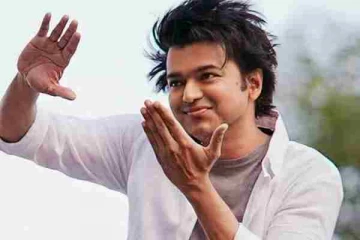 அப்படியே விஜய்யை போலவே இருக்கும் அவரது மகன் சஞ்சய்.... வைரலாகும் புகைப்படம்