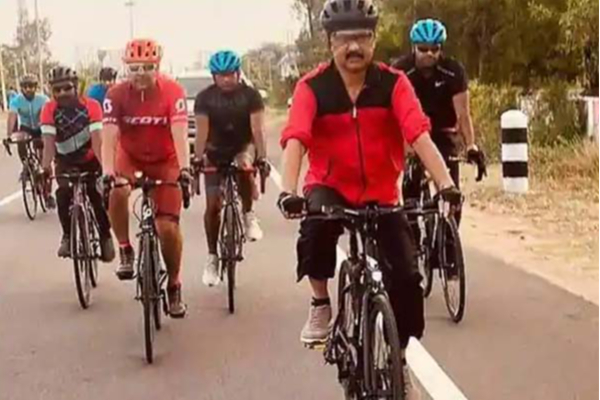 சைக்கிளில் சென்ற தமிழக முதல்வர் செய்த தவறு: சர்ச்சையை ஏற்படுத்திய செயல் | Mk Stalin Not Wear Mask Cycling
