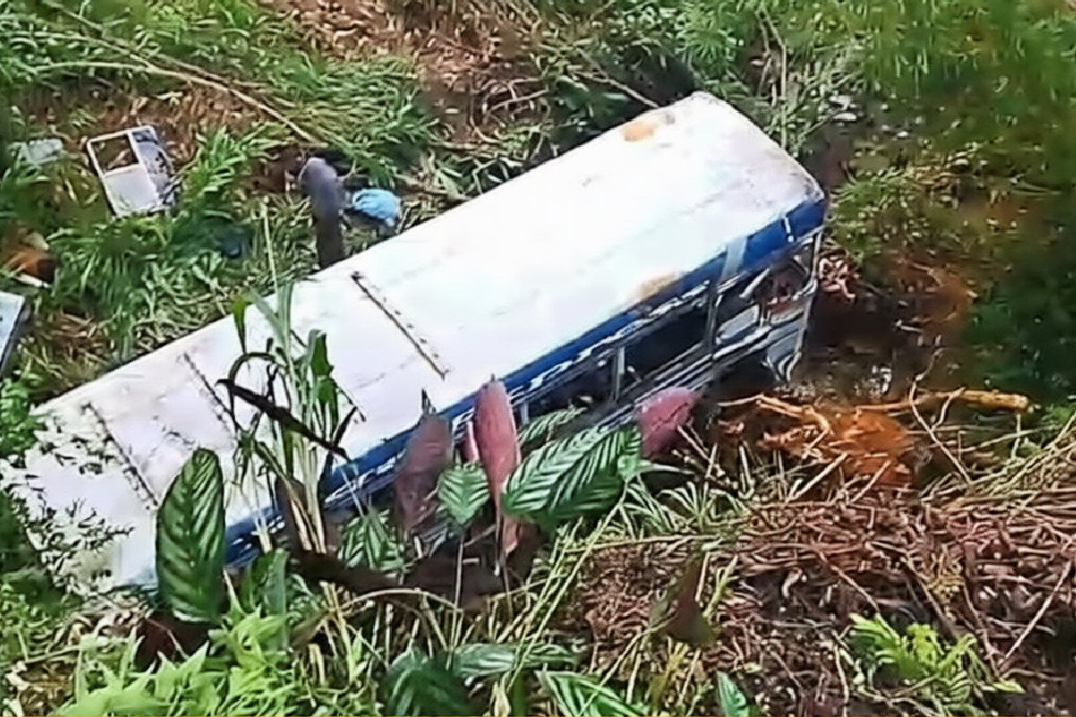 Road Accident in Hatton Leaves Over 20 Injured