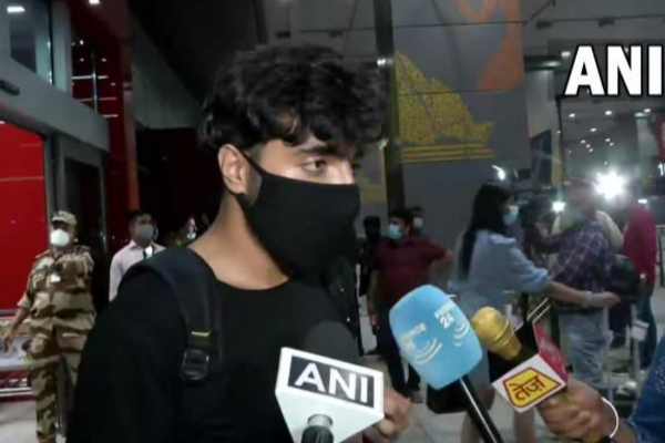 உலகம் எங்களை கைவிட்டுவிட்டது, தலிபான்கள் எங்களை கொன்றுவிடுவார்கள்- ஆப்கான் பெண் கதறல் | Afghanistan Taliban India